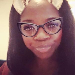 Meet your Posher, Whitney